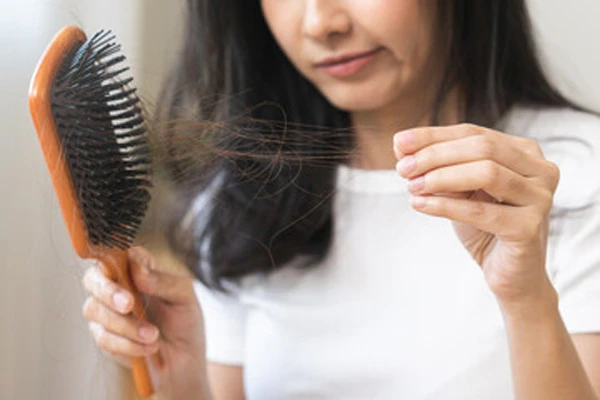 What is the number of hairs on the head? 4 What is the number of hairs on the head?