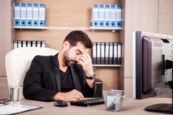 High-Pressure Jobs, High Cortisol: What Your Hairline Is Telling You 1 High-Pressure Jobs, High Cortisol: What Your Hairline Is Telling You