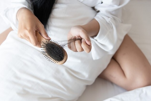 Why does hair fall after childbirth? 4 Why does hair fall after childbirth?
