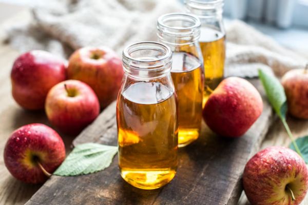 Must-Know Benefits of Vinegar for Hair 3 Must-Know Benefits of Vinegar for Hair