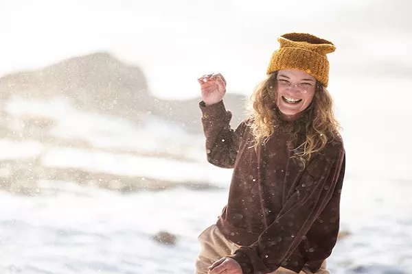 Hair in winter: Best way to take care of it 1 Hair in winter: Best way to take care of it