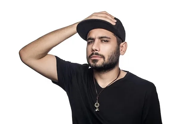 Does wearing a cap make hair fall out?
