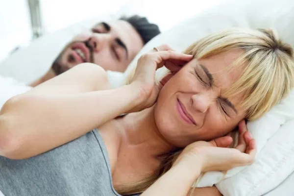 Does snoring cause Alopecia? 2 Does snoring cause Alopecia?