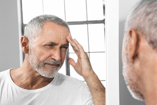 How Does Our Hair Age? Some Tricks to Make it Look Younger 2 How Does Our Hair Age? Some Tricks to Make it Look Younger