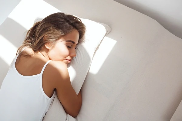 Reasons Why You Shouldn’t Sleep with Wet Hair