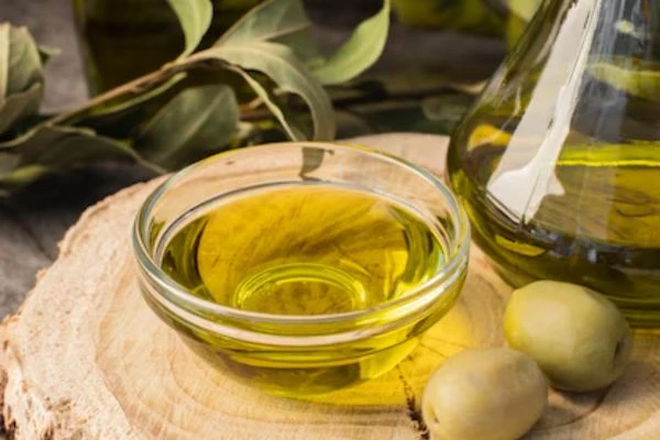 Why use Olive Oil for hair? Benefits and more 5 Why use Olive Oil for hair? Benefits and more