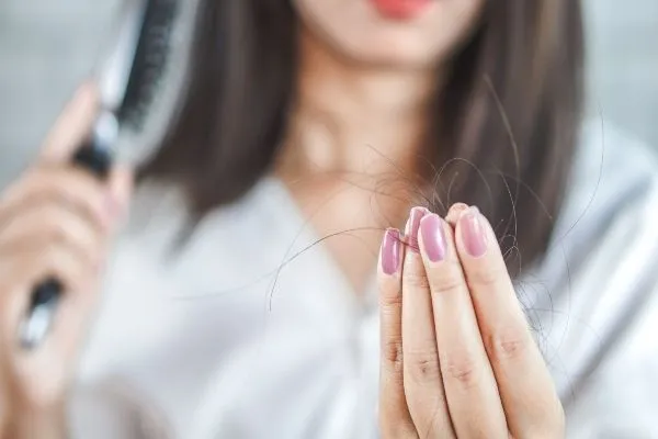 Caída del pelo en primavera, ¿a qué se debe?