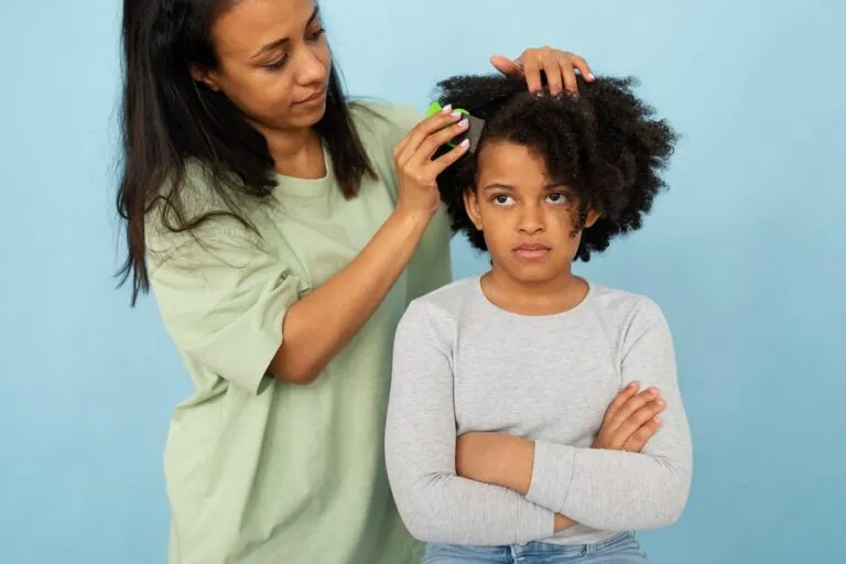 À quel âge est-il judicieux d’examiner ses cheveux ? 6 À quel âge est-il judicieux d’examiner ses cheveux ?