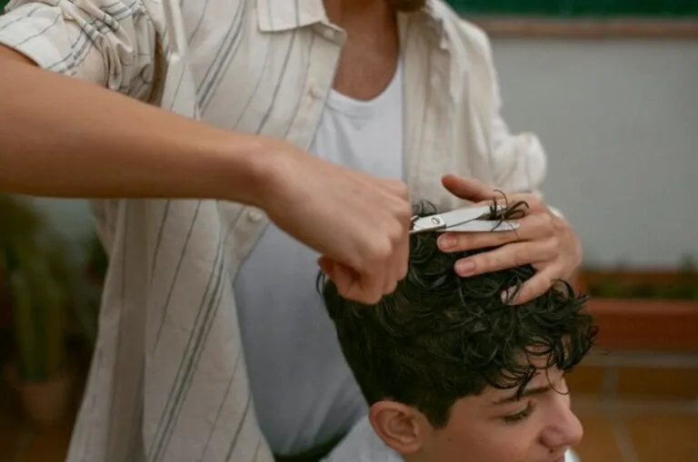 Comment coiffer tous les types de cheveux ? 3 Comment coiffer tous les types de cheveux ?
