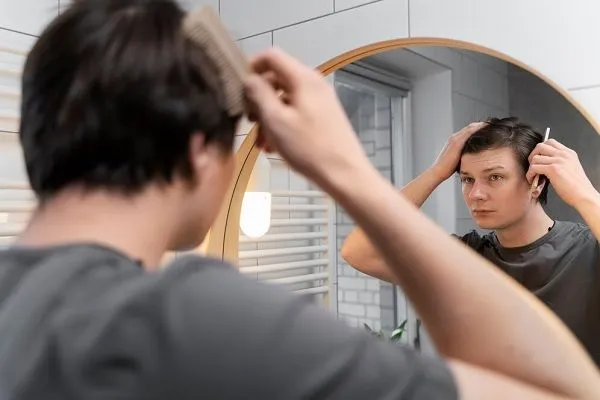 Comment traiter les pellicules chez les hommes ? 4 Comment traiter les pellicules chez les hommes ?