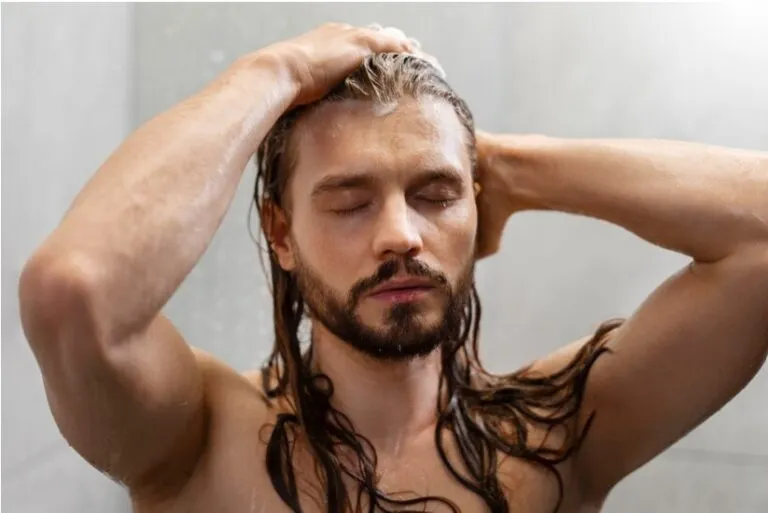 Comment soigner les cheveux mouillés?