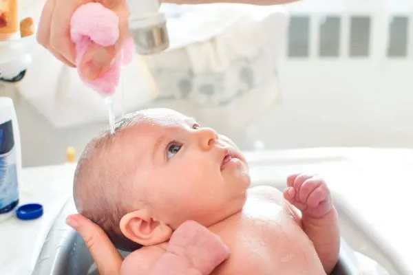 Caída del pelo en bebés, ¿por qué sucede?