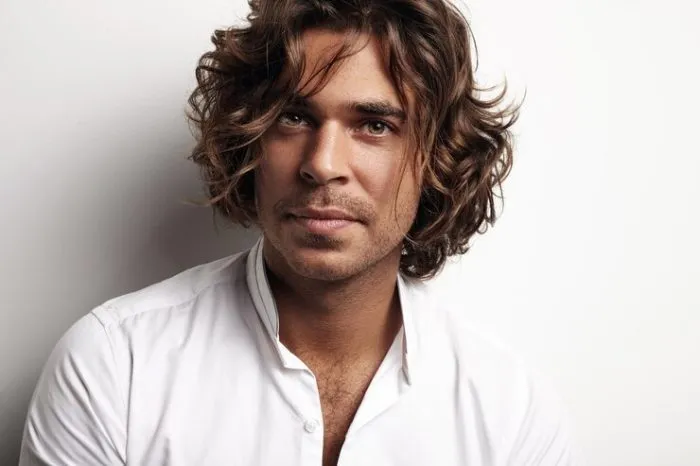 Les meilleures coupes de cheveux longues pour hommes 4 Les meilleures coupes de cheveux longues pour hommes