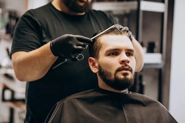 Les meilleures coupes de cheveux idéale pour les visages ronds 2 Les meilleures coupes de cheveux idéale pour les visages ronds