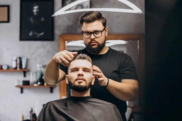 Les meilleures coupes de cheveux idéale pour les visages ronds 6 Les meilleures coupes de cheveux idéale pour les visages ronds