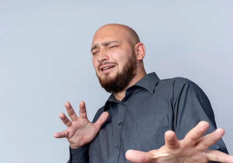 Jeune et chauve, avant 30 ans, que dois-je faire ?