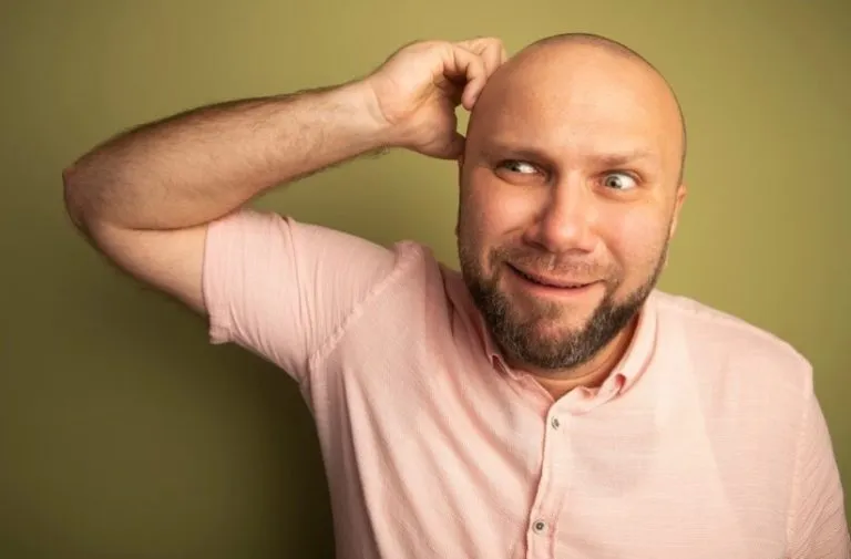 Dermatologue greffe de cheveux : quel est son rôle avant, pendant et après l’intervention ?