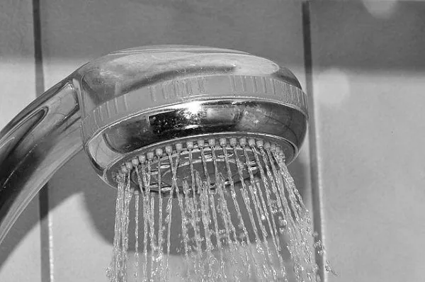 Cómo nutrir el pelo seco y con frizz
