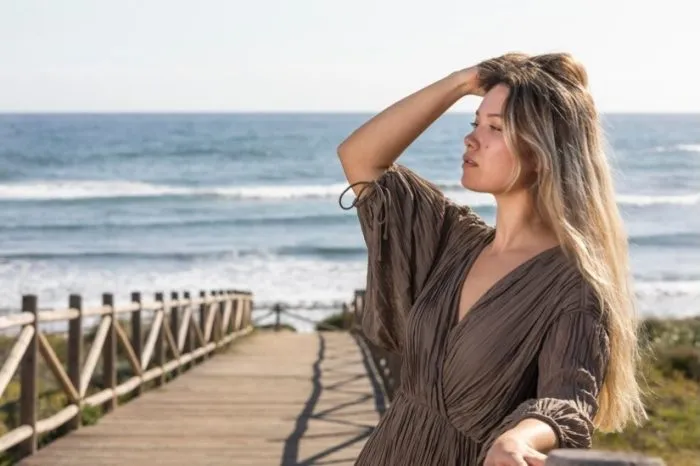 Le soleil abîme-t-il les cheveux ? 4 Le soleil abîme-t-il les cheveux ?