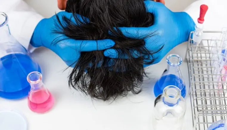 Dissimuler une greffe de cheveux : comment minimiser les signes visibles de l’intervention ?