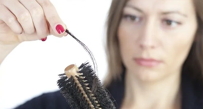 ¿Por qué se cae el cabello?