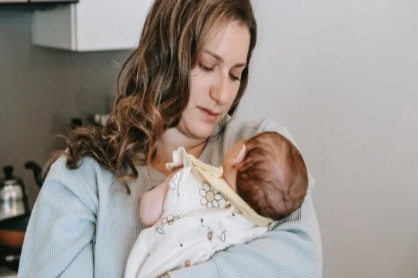 Caída del pelo en bebés, ¿por qué sucede?