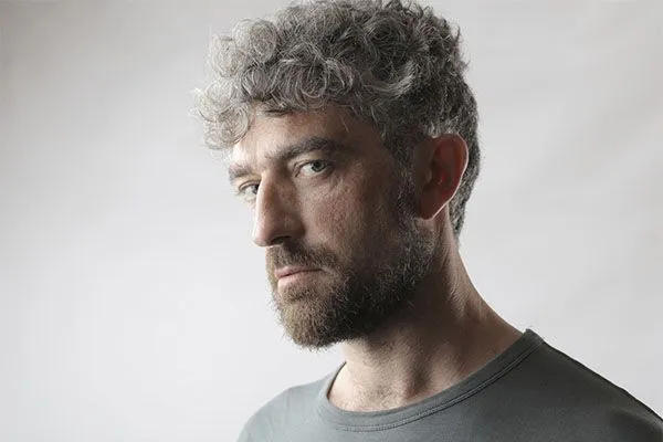 Astuces pour prendre soin des cheveux gris
