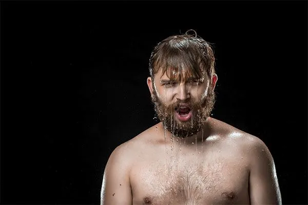 Comment soigner les cheveux mouillés?