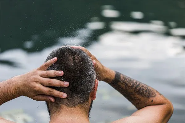 Comment soigner les cheveux mouillés?