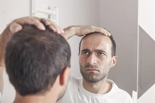 Causes externes de la chute de cheveux