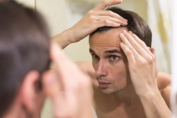 ¿Los productos fijadores de pelo causan alopecia? 2 ¿Los productos fijadores de pelo causan alopecia?