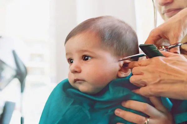 Caída del pelo en bebés, ¿por qué sucede?