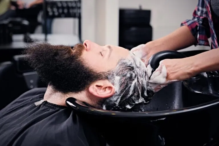 Lavage des cheveux pour les hommes