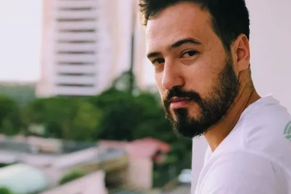 Cómo nutrir el pelo seco y con frizz