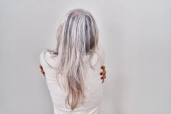 La poliose ou mèche blanche dans les cheveux 4 La poliose ou mèche blanche dans les cheveux