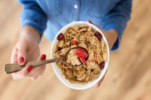 10 alimentos para fortalecer el cabello que debes añadir a tu dieta