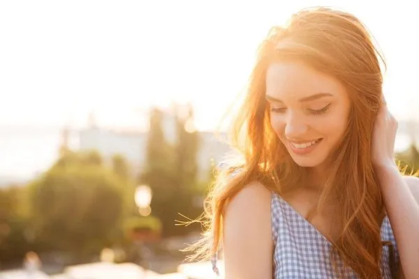 ¿El sol daña el cabello?