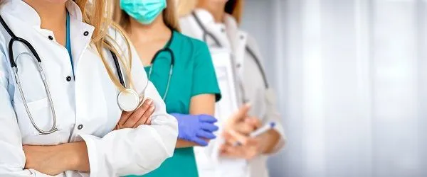 Top 3 mejores doctores de trasplante capilar en Milán