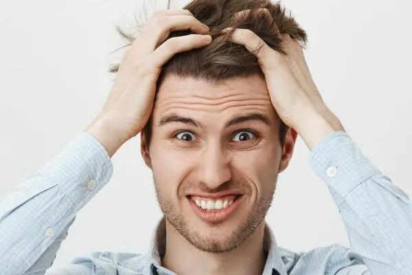 I migliori tagli di capelli per uomini con linea frontale sfuggente 3 I migliori tagli di capelli per uomini con linea frontale sfuggente