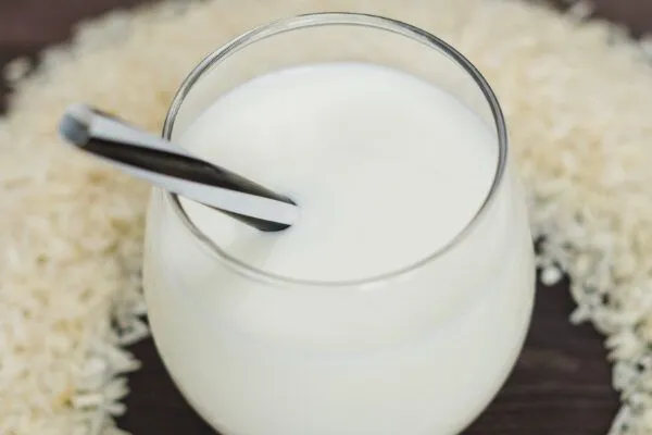 Acqua di riso per capelli: Cos’è e come usarla 7 Acqua di riso per capelli: Cos’è e come usarla