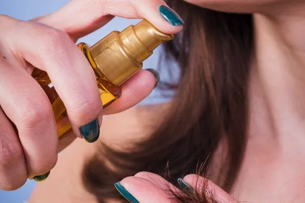 Perché usare l’olio d’oliva per i capelli? 2 Perché usare l’olio d’oliva per i capelli?