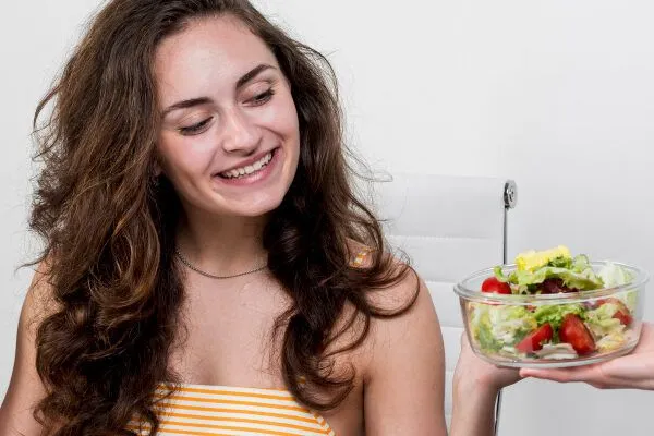 La migliore alimentazione per i capelli sani