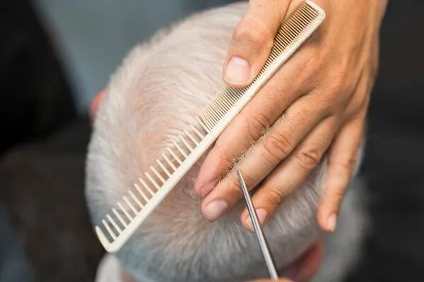 Come portare i capelli grigi con stile? 3 Come portare i capelli grigi con stile?