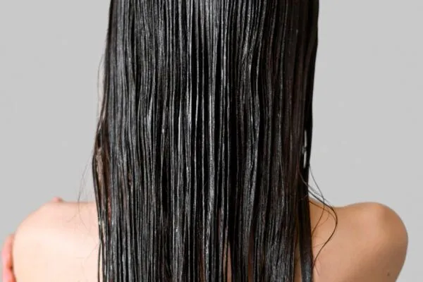Cheratina: Cos’è e benefici per i capelli