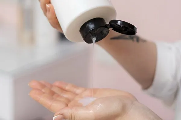 Shampoo al ketoconazolo: a cosa serve e come funziona 5 Shampoo al ketoconazolo: a cosa serve e come funziona