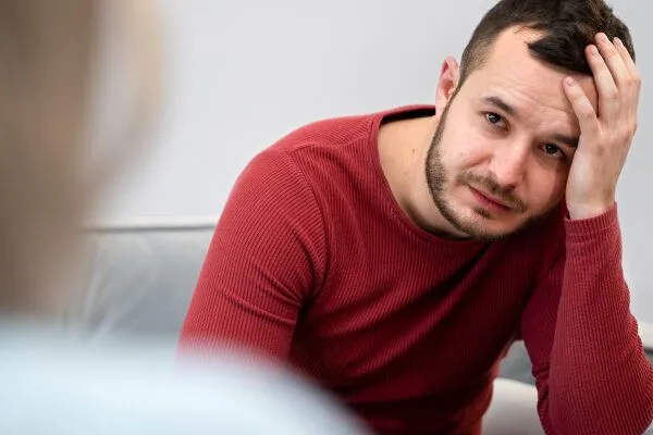 Le conseguenze psicologiche dell’alopecia e i microimpianti