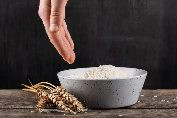 Acqua di riso per capelli: Cos’è e come usarla 6 Acqua di riso per capelli: Cos’è e come usarla