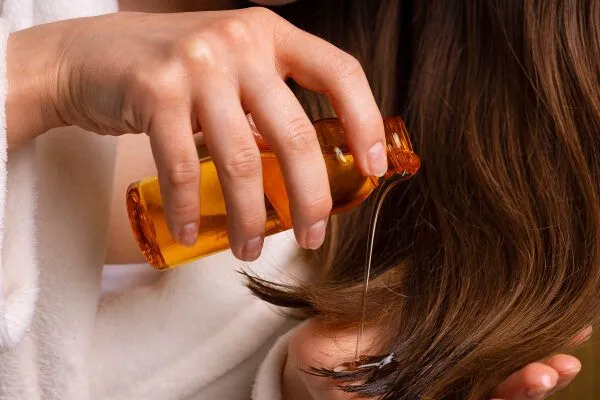 Cheratina: Cos’è e benefici per i capelli