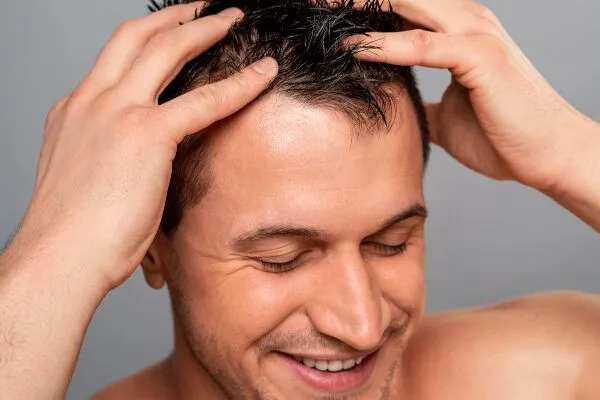 Trapianto di capelli senza radersi la testa: è possibile? 7 Trapianto di capelli senza radersi la testa: è possibile?