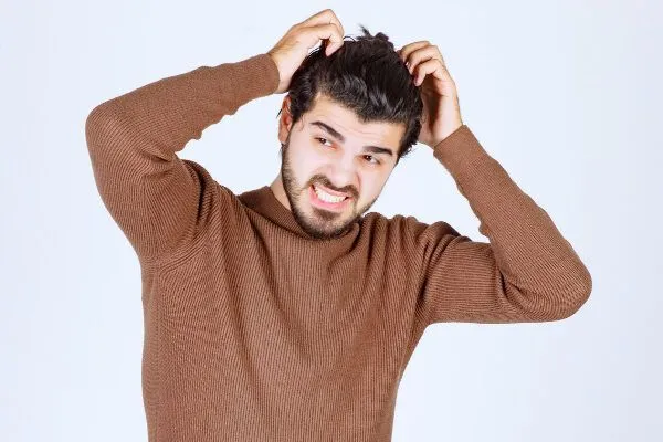 Cosa c’entra il testosterone con la caduta dei capelli?
